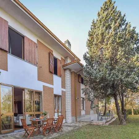 Eight-bedroom Holiday In Fano -pu-