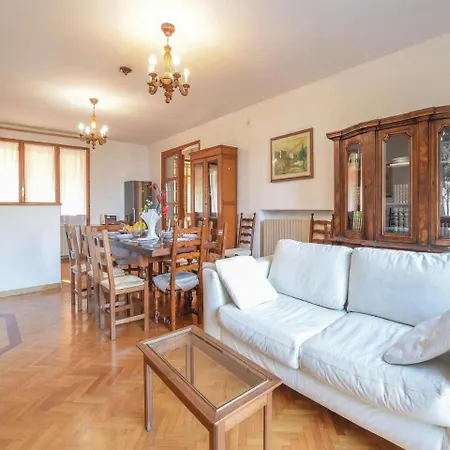Eight-bedroom Holiday In Fano -pu- San Costanzo