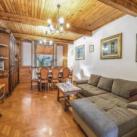 Eight-bedroom Holiday In Fano -pu- * San Costanzo